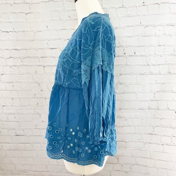 Johnny Was Gracie Latitude Blouse Women’s S Blue Embroidered Eyelet Lace Peasant - Picture 4 of 6